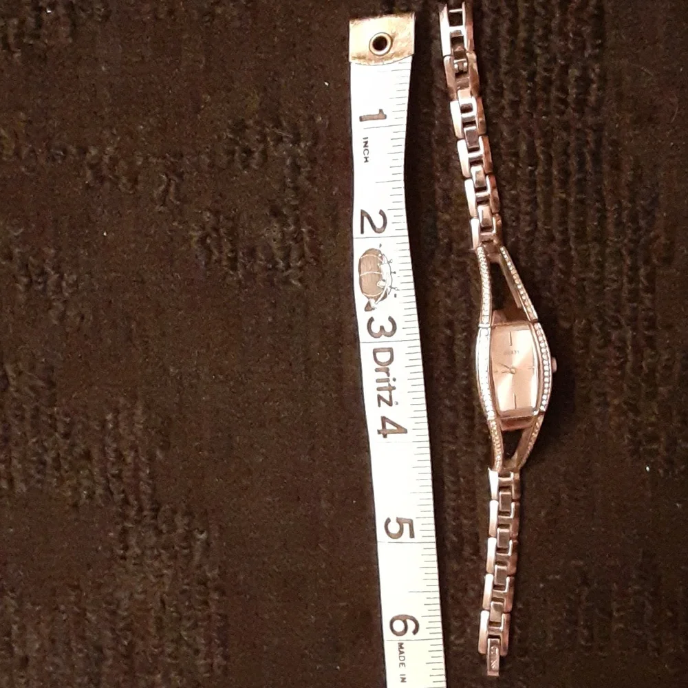 Vintage Guess Watch - Picture 4 of 6